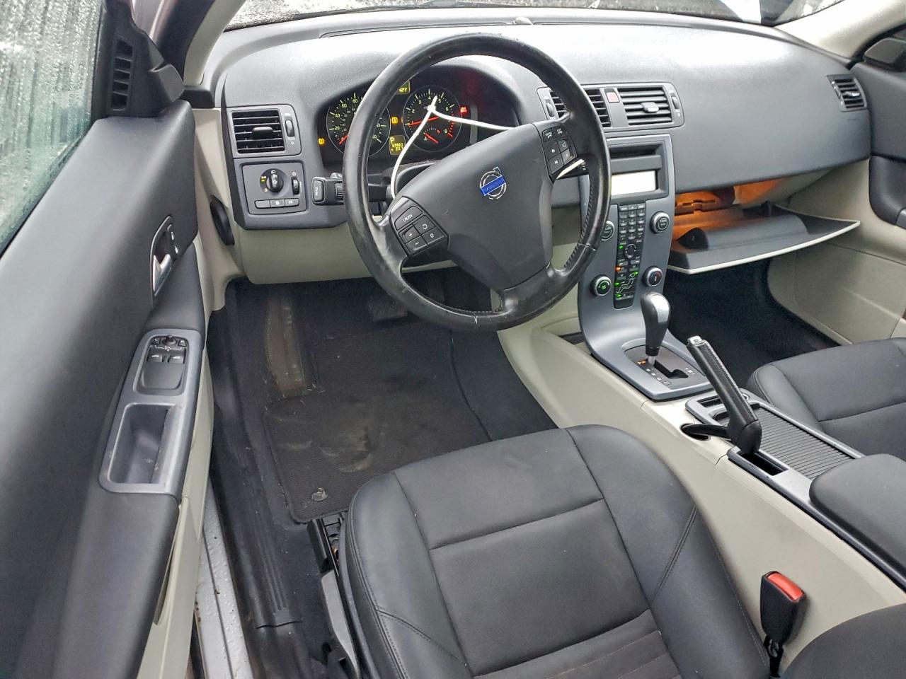 2011 Volvo C30 T5 VIN: YV1672MK4B2211281 Lot: 94733045