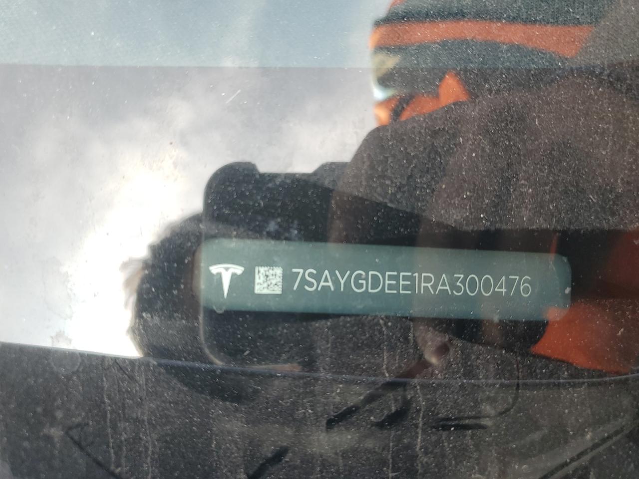 2024 Tesla Model Y VIN: 7SAYGDEE1RA300476 Lot: 91143505