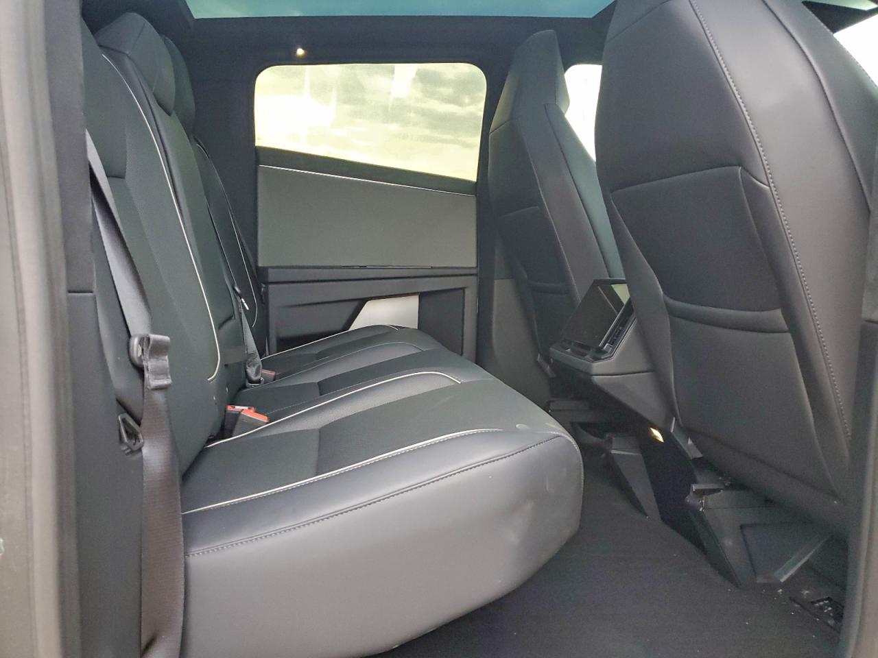 2024 Tesla Cybertruck VIN: 7G2CEHED1RA027614 Lot: 93330355