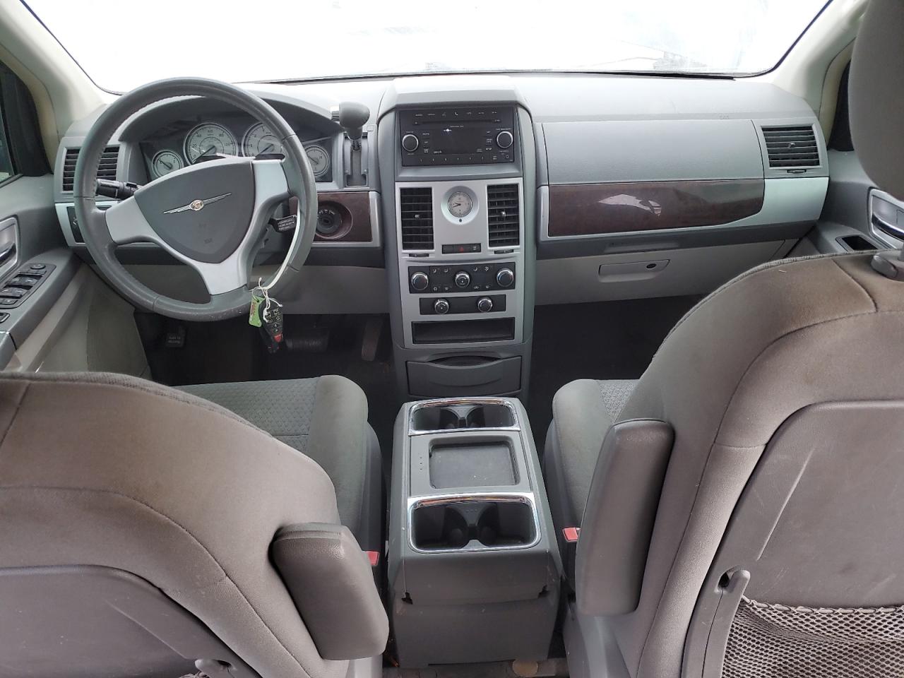 2010 Chrysler Town & Country Touring VIN: 2A4RR5D18AR104511 Lot: 92721825