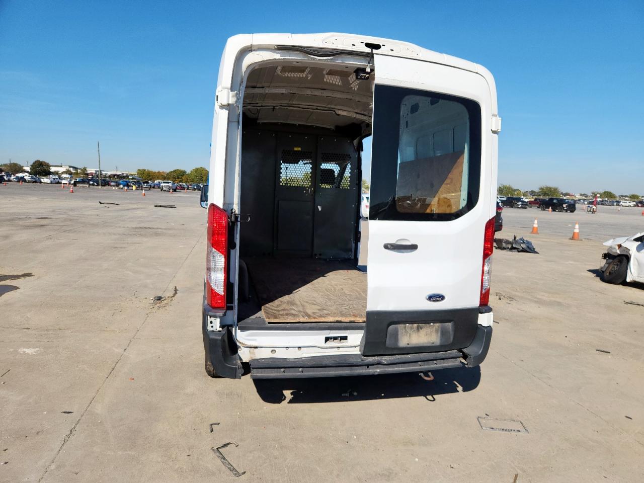 2020 Ford Transit Delivery Van VIN: 1FTBR1C8XLKA42772 Lot: 90716935