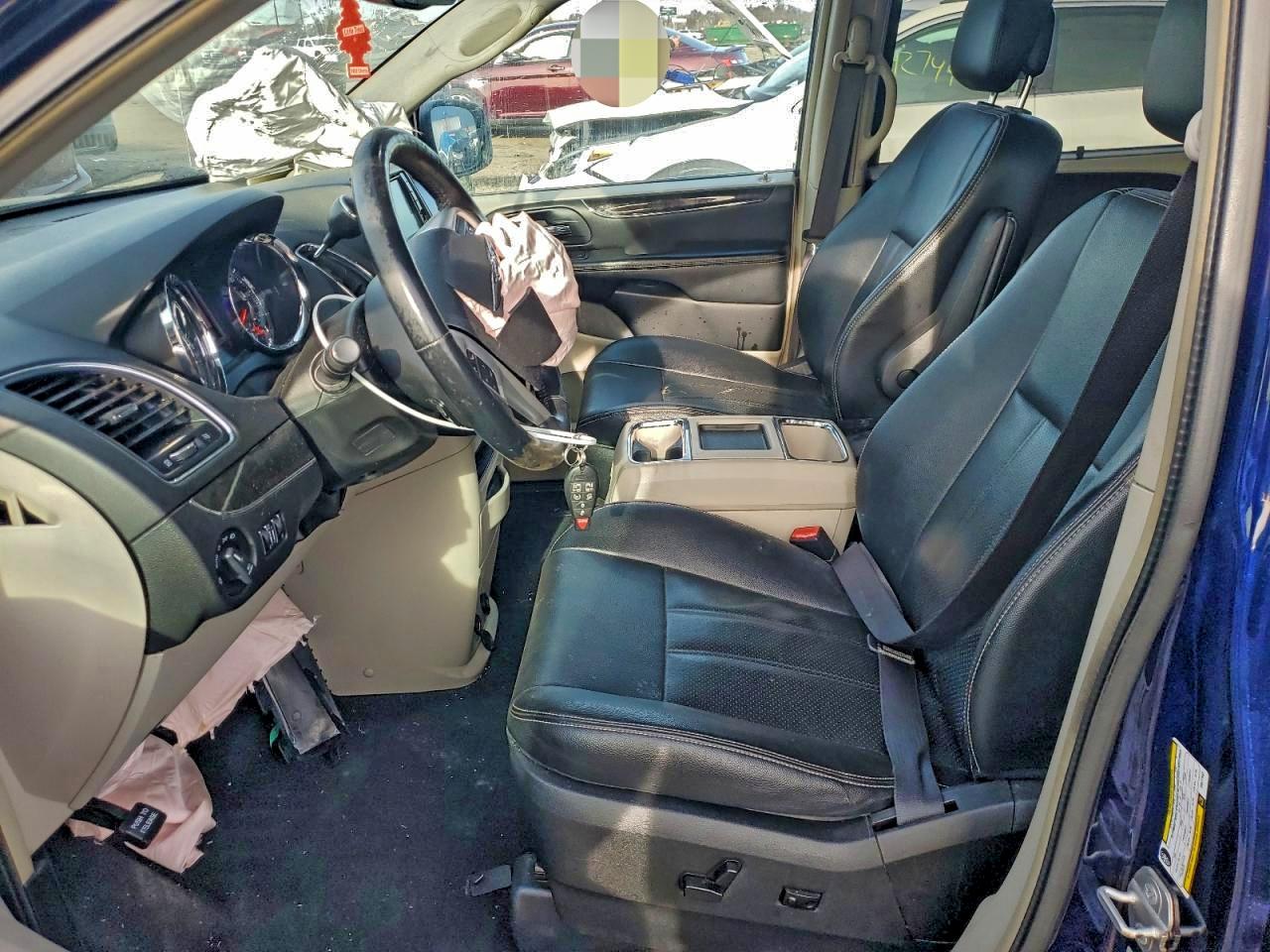 2015 Chrysler Town And Country VIN: 2C4RC1CG2FR677563 Lot: 93902505