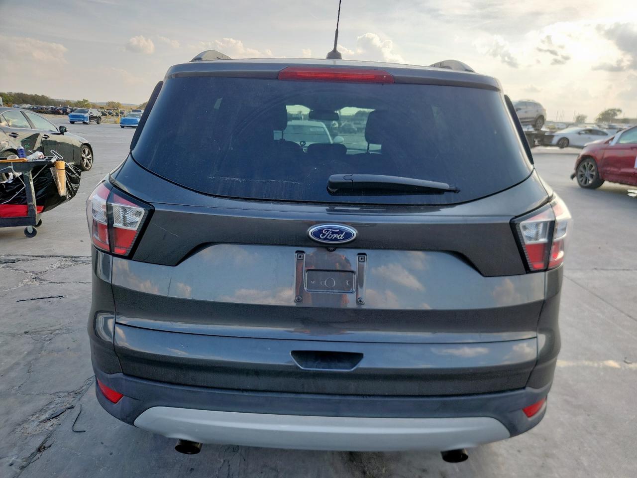 2018 Ford Escape Se VIN: 1FMCU9GD2JUC95557 Lot: 92897865
