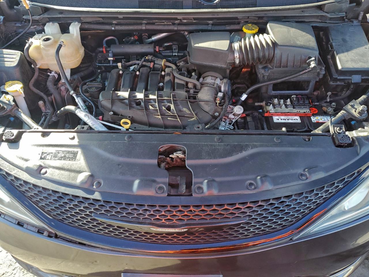 2018 Chrysler Pacifica Limited VIN: 2C4RC1GGXJR358317 Lot: 93924765