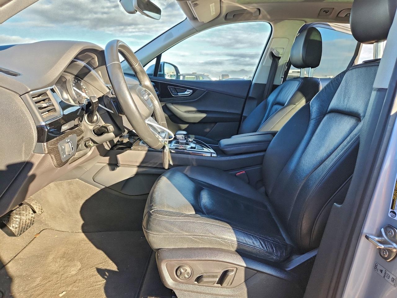 2017 Audi Q7 Premium Plus VIN: WA1LAAF7XHD001661 Lot: 93980335