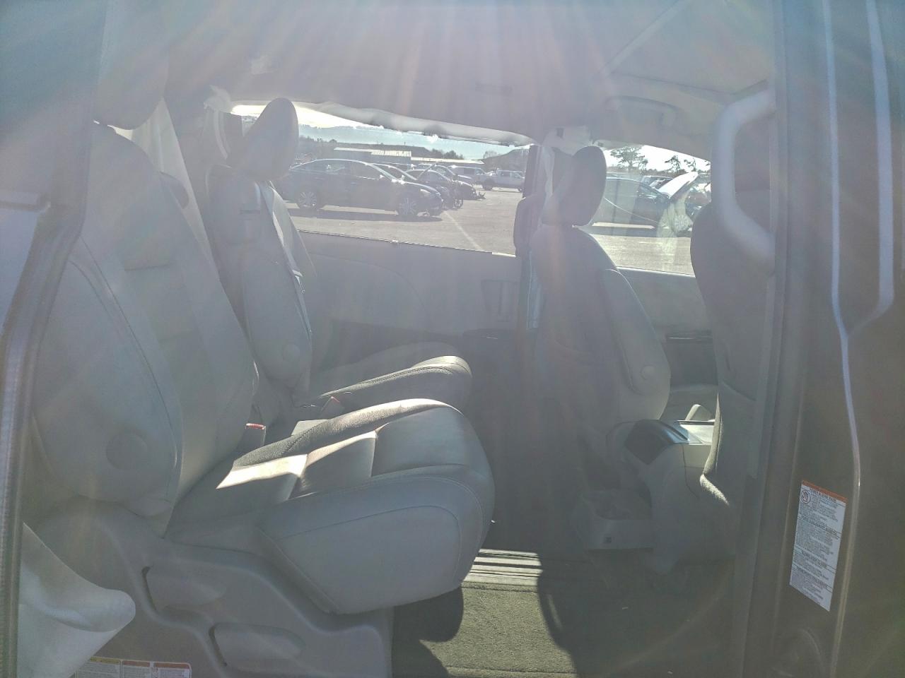 2017 Toyota Sienna Xle VIN: 5TDYZ3DC1HS808817 Lot: 93086375