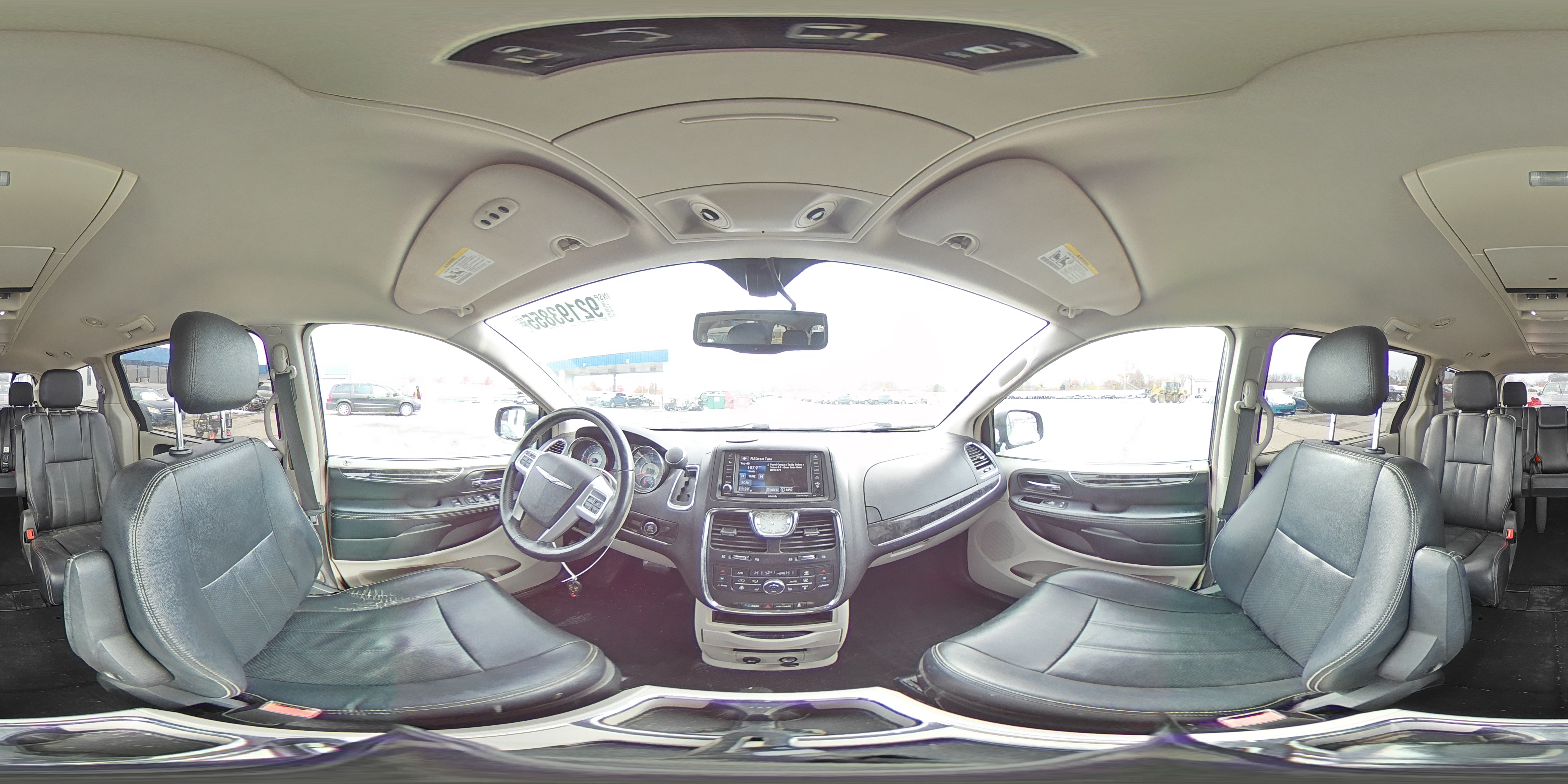 2015 Chrysler Town & Country Touring L VIN: 2C4RC1CGXFR674734 Lot: 92193855