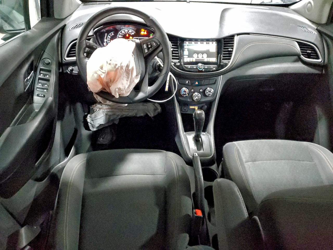 2019 Chevrolet Trax Ls VIN: 3GNCJNSB2KL278949 Lot: 93450045