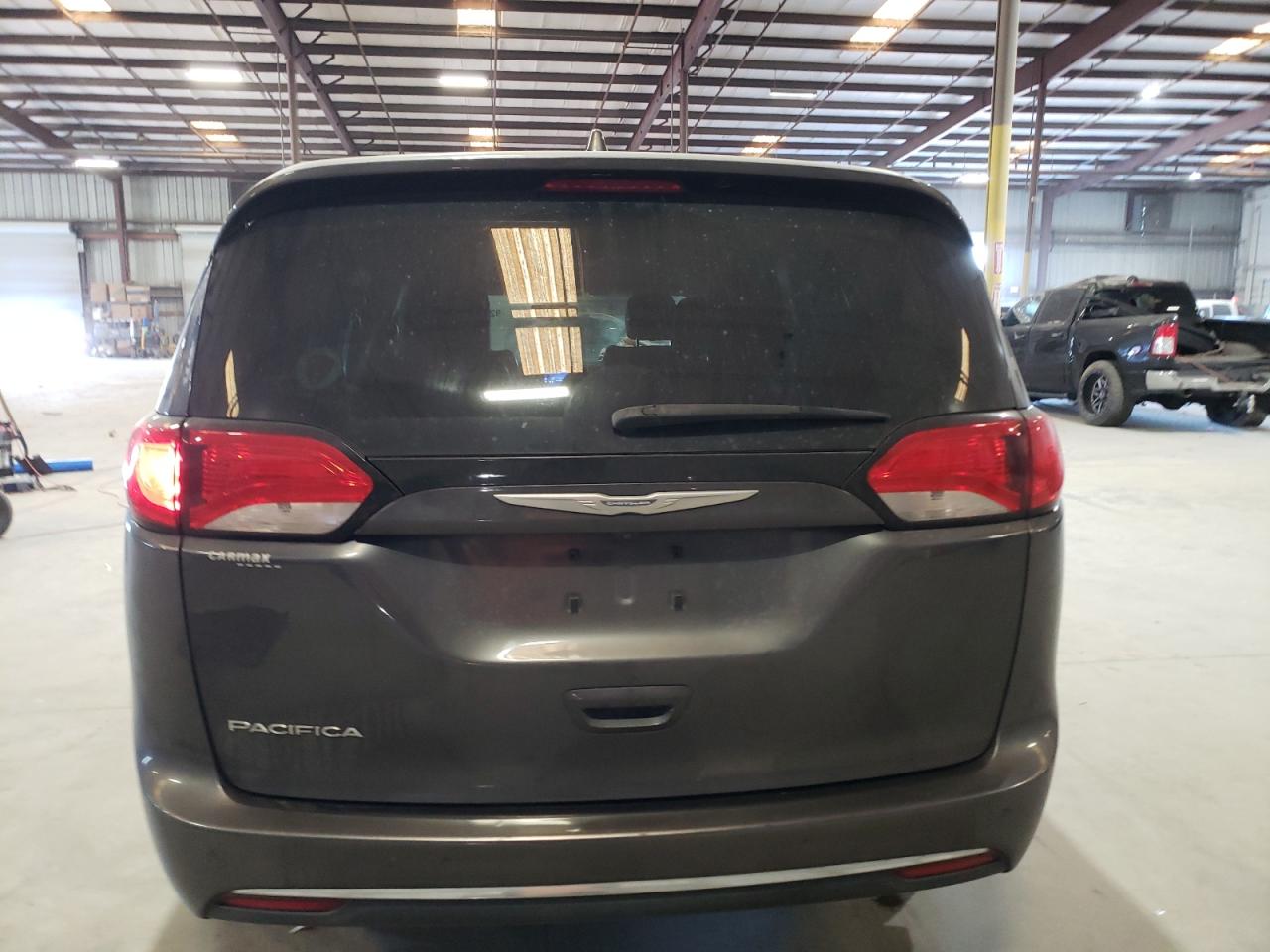 2017 Chrysler Pacifica Touring L VIN: 2C4RC1BG9HR734233 Lot: 92179725