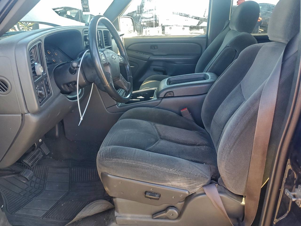 2005 Chevrolet Silverado C1500 VIN: 2GCEC13T951151441 Lot: 93750095