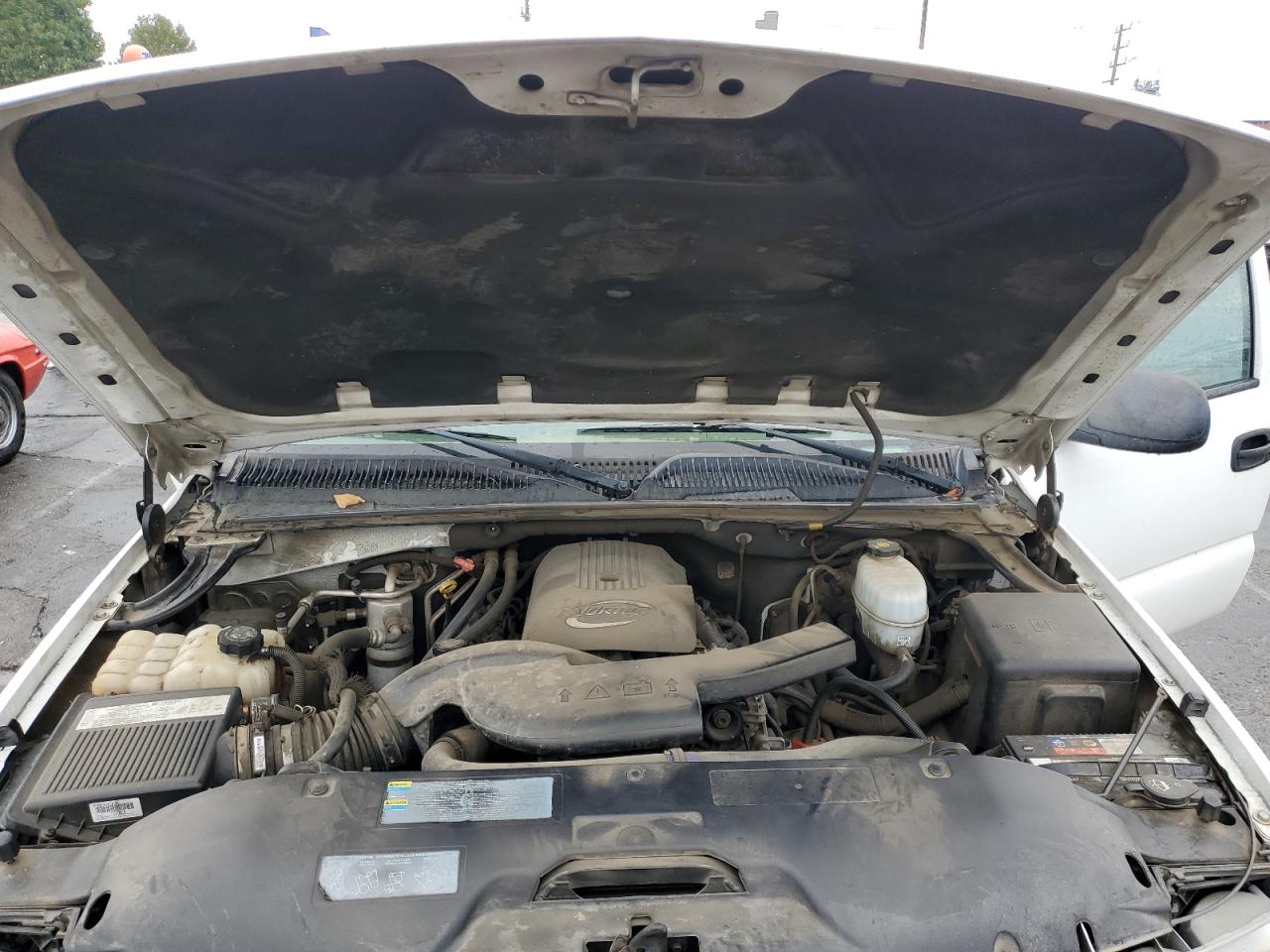 2005 Chevrolet Tahoe C1500 VIN: 1GNEC13VX5R240631 Lot: 93112275