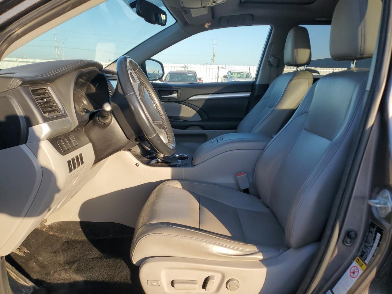 2014 Toyota Highlander Xle VIN: 5TDJKRFH1ES019757 Lot: 90703805