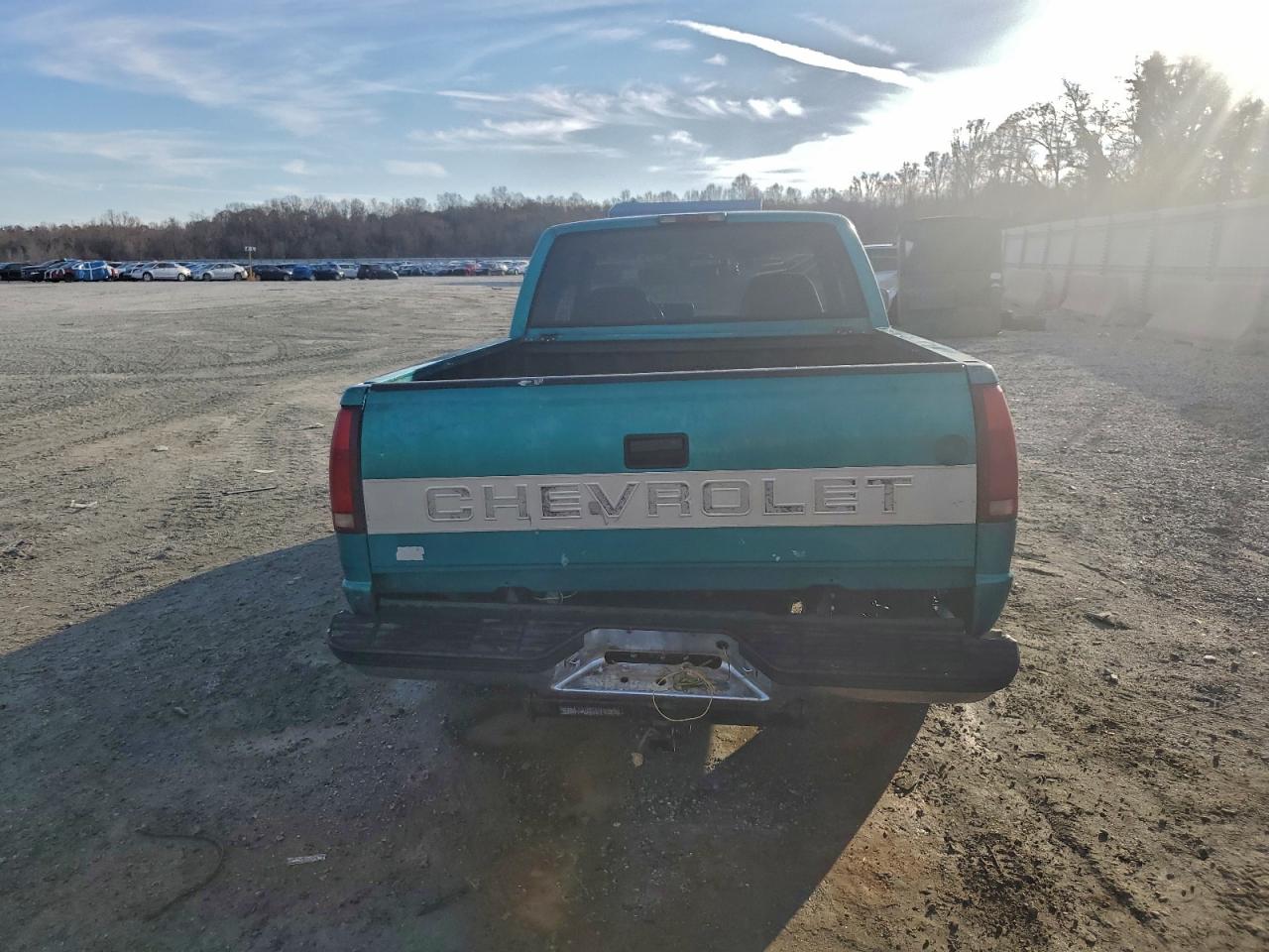 1994 Chevrolet Gmt-400 C1500 VIN: 2GCEC19K9R1267677 Lot: 94099915