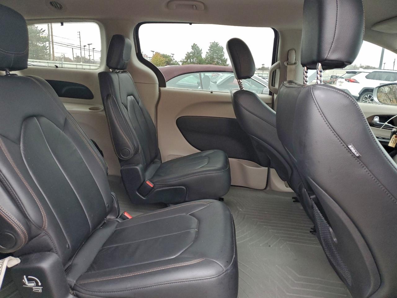 2017 Chrysler Pacifica Touring L VIN: 2C4RC1BG0HR636384 Lot: 93497825