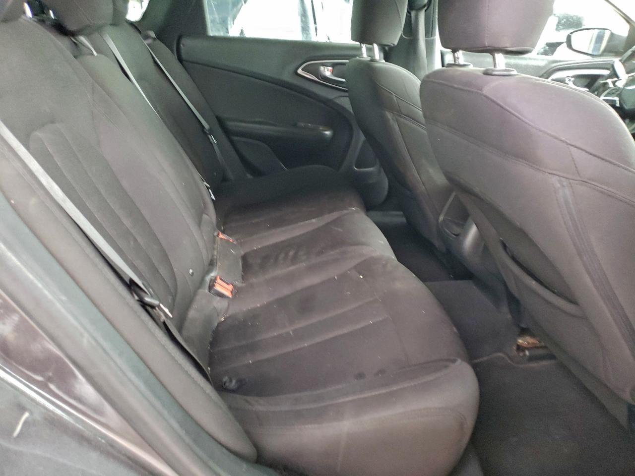 2015 Chrysler 200 Limited VIN: 1C3CCCAB0FN627271 Lot: 94444175