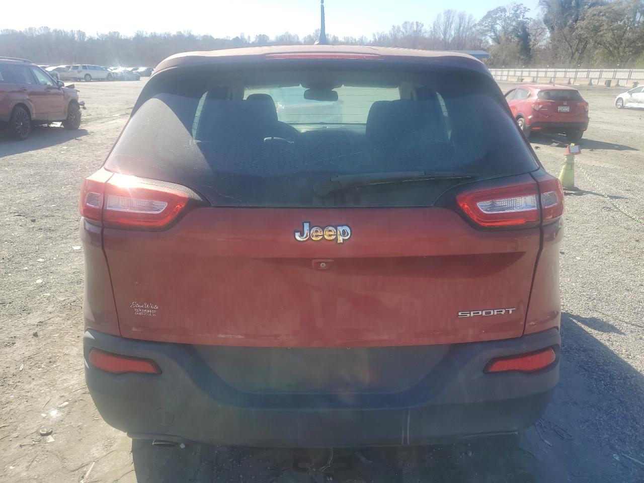 2015 Jeep Cherokee Sport VIN: 1C4PJLAB8FW560058 Lot: 92923385