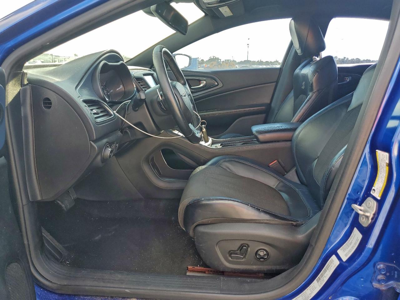 2015 Chrysler 200 S VIN: 1C3CCCBGXFN533229 Lot: 93904565