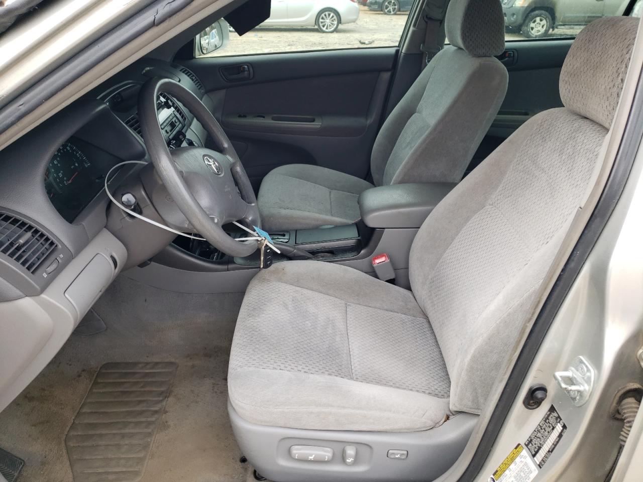 2004 Toyota Camry Le VIN: 4T1BE32K64U820443 Lot: 93258385