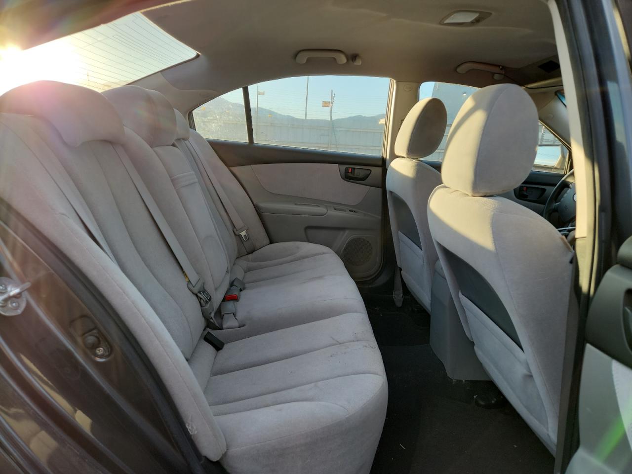 2009 Kia Optima Lx VIN: KNAGE228095345721 Lot: 92090725