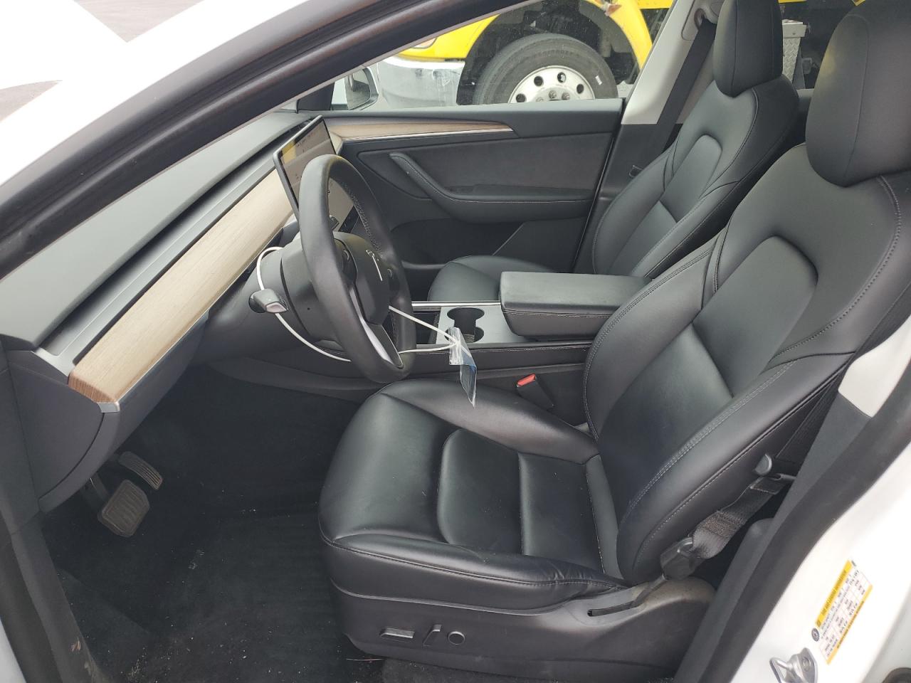 2023 Tesla Model Y VIN: 7SAYGDEE8PF590621 Lot: 92131195