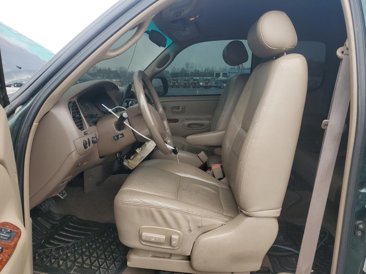 2000 Toyota Tundra Access Cab Limited VIN: 5TBBT4818YS045760 Lot: 93554235