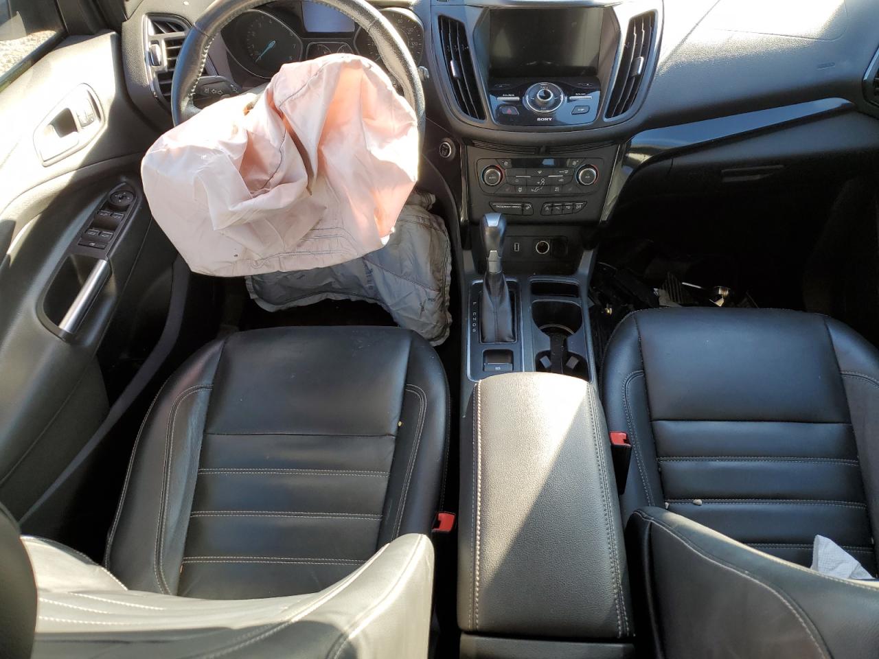 2017 Ford Escape Titanium VIN: 1FMCU0J93HUB86048 Lot: 91907155