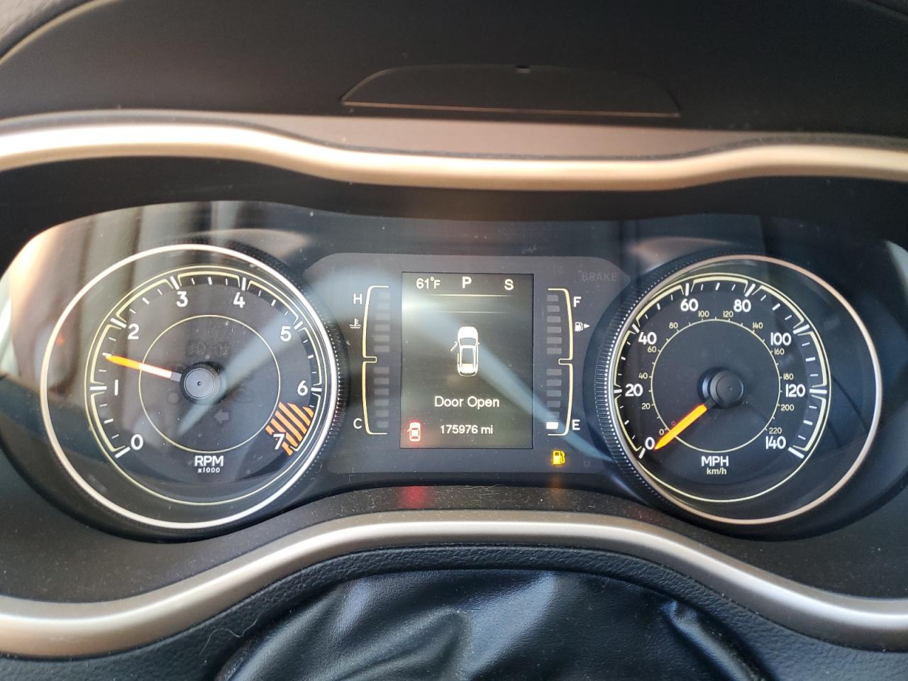 2015 Jeep Cherokee Latitude VIN: 1C4PJMCB8FW513132 Lot: 92515065