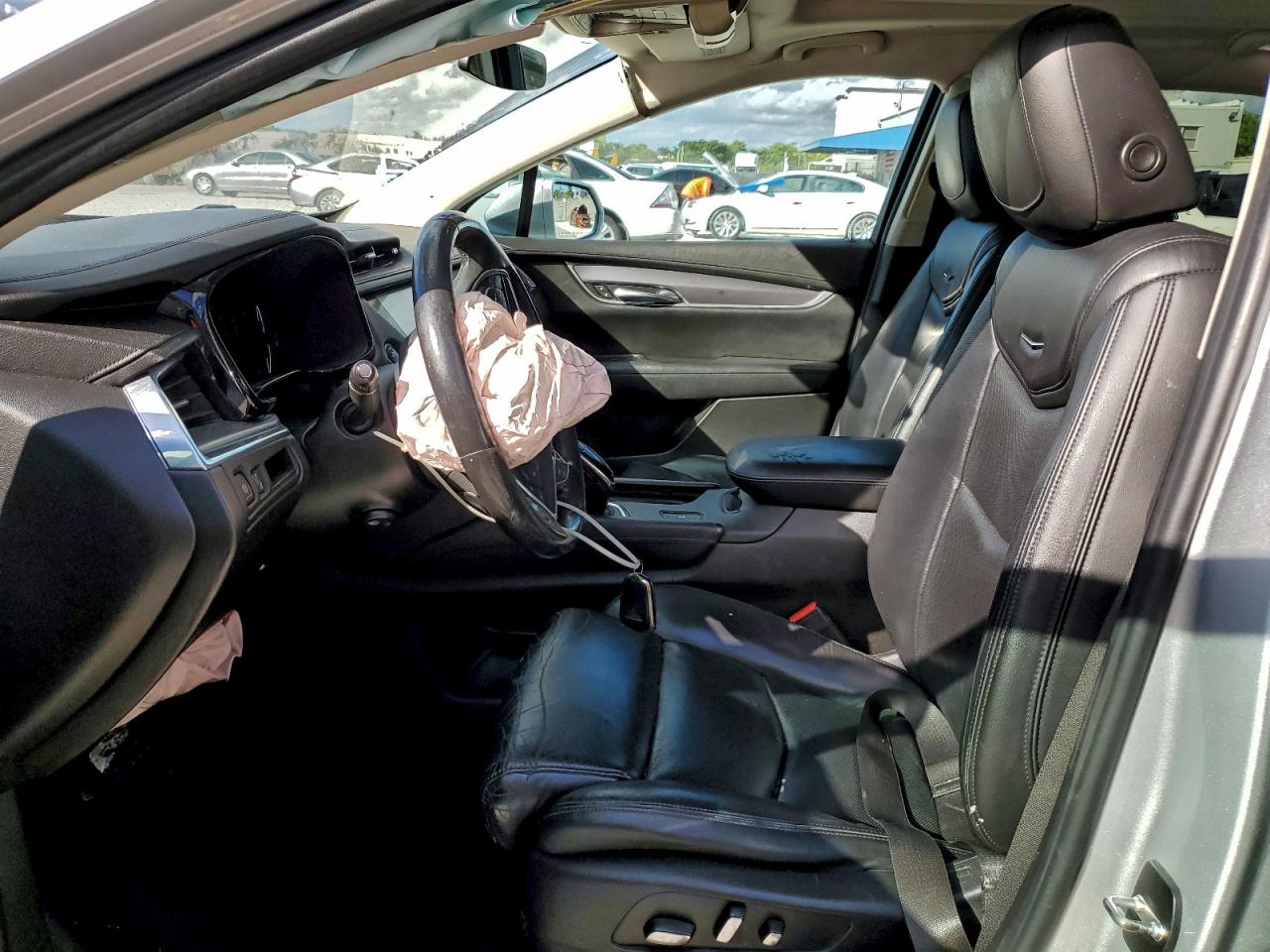 2017 Cadillac Xt5 Luxury VIN: 1GYKNBRSXHZ126393 Lot: 94238075