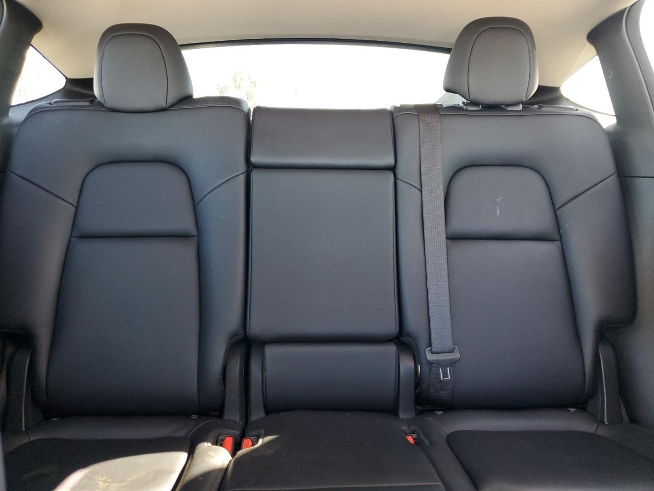 2021 Tesla Model Y VIN: 5YJYGAEE6MF214068 Lot: 92061825