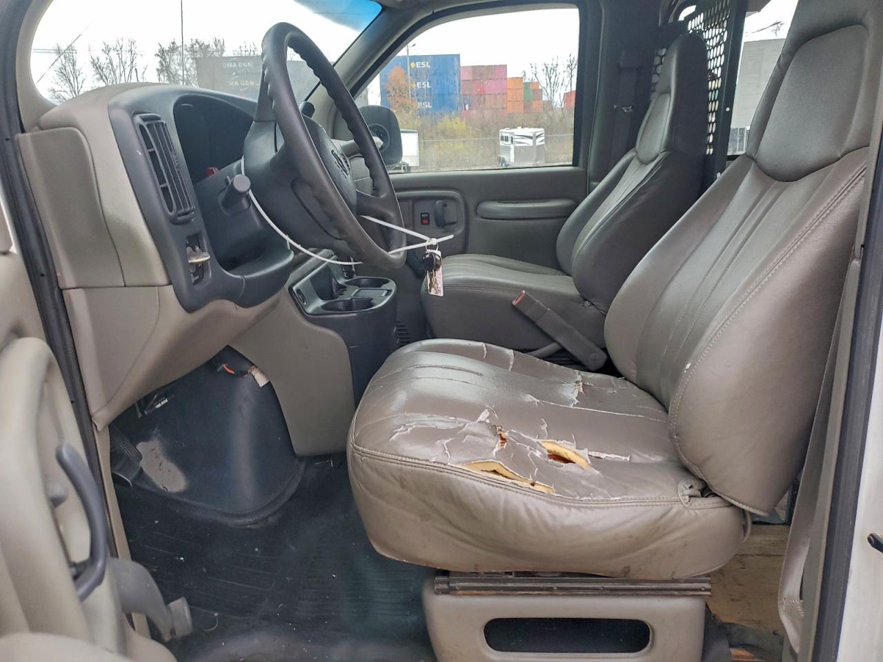 2000 Chevrolet Express G3500 VIN: 1GCHG35R4Y1272967 Lot: 92902795