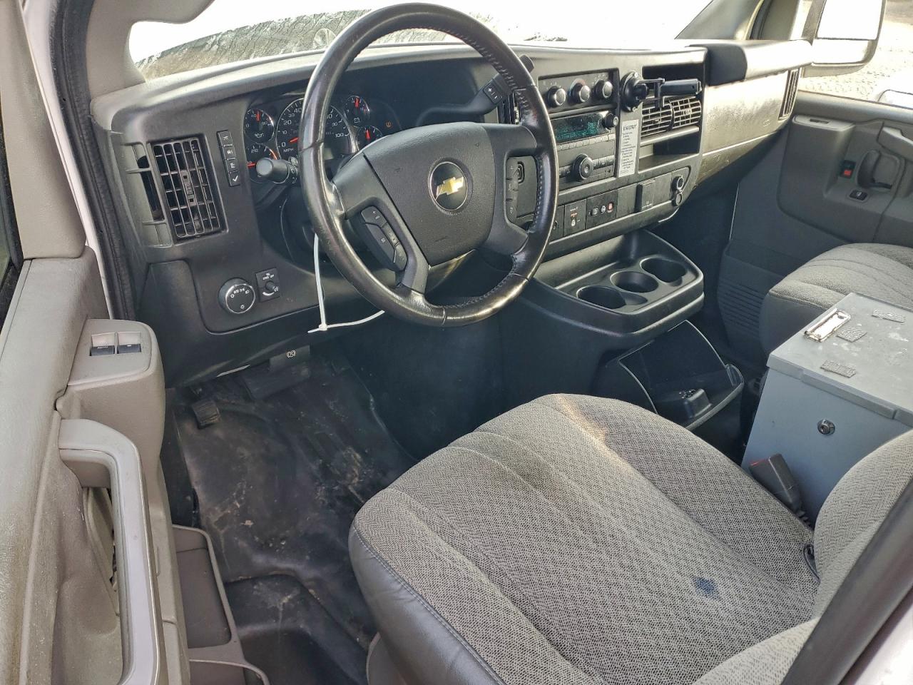 2020 Chevrolet Express G2500 VIN: 1GCWGAFP2L1154756 Lot: 93426625