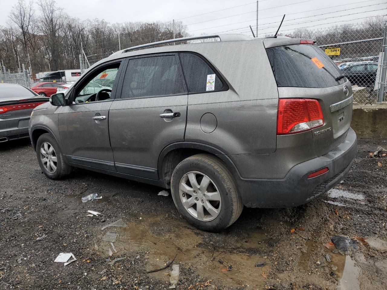 2011 Kia Sorento Base VIN: 5XYKT4A21BG118806 Lot: 92884675