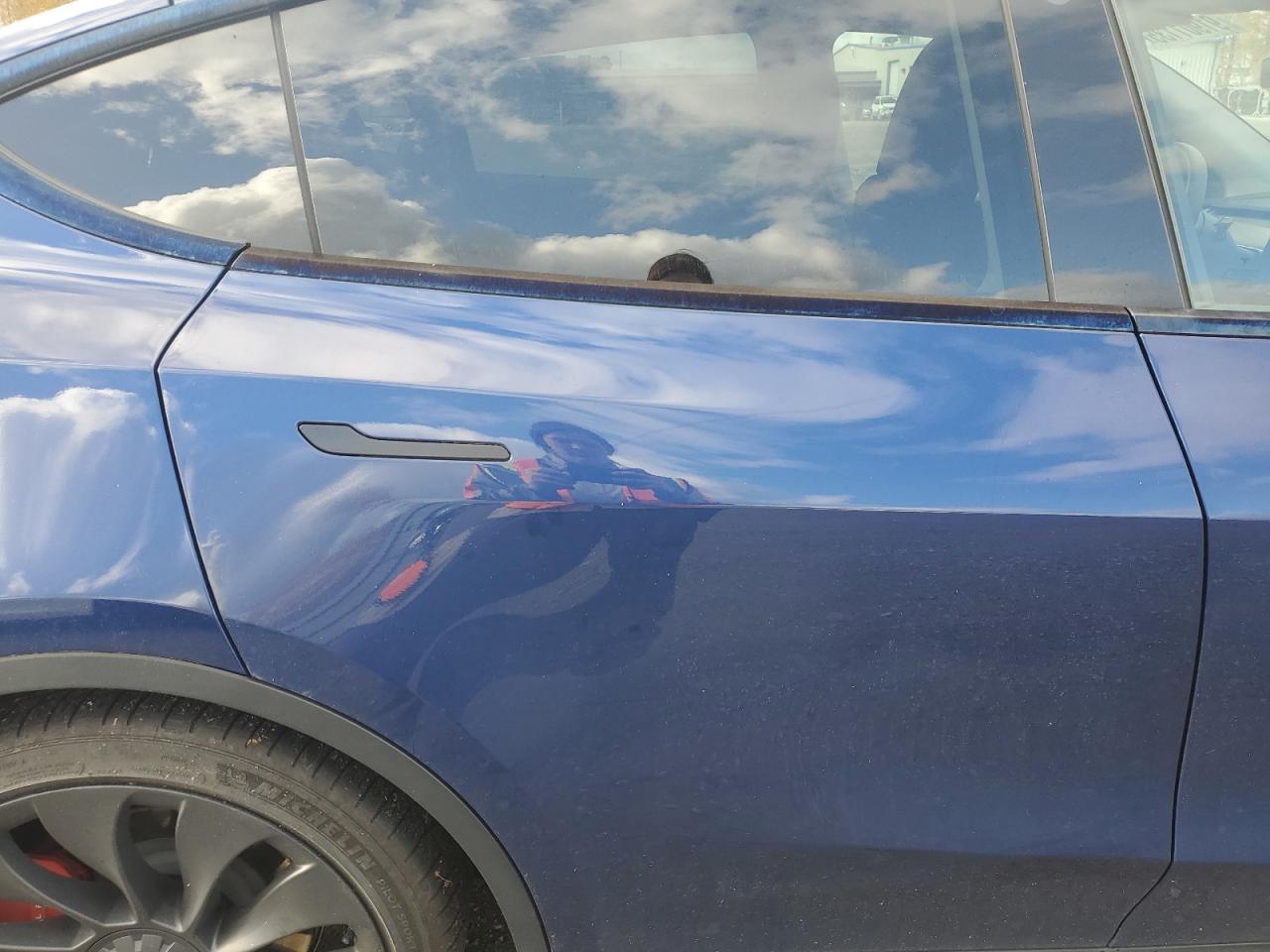 2023 Tesla Model Y VIN: 7SAYGDEF0PF779823 Lot: 91901135