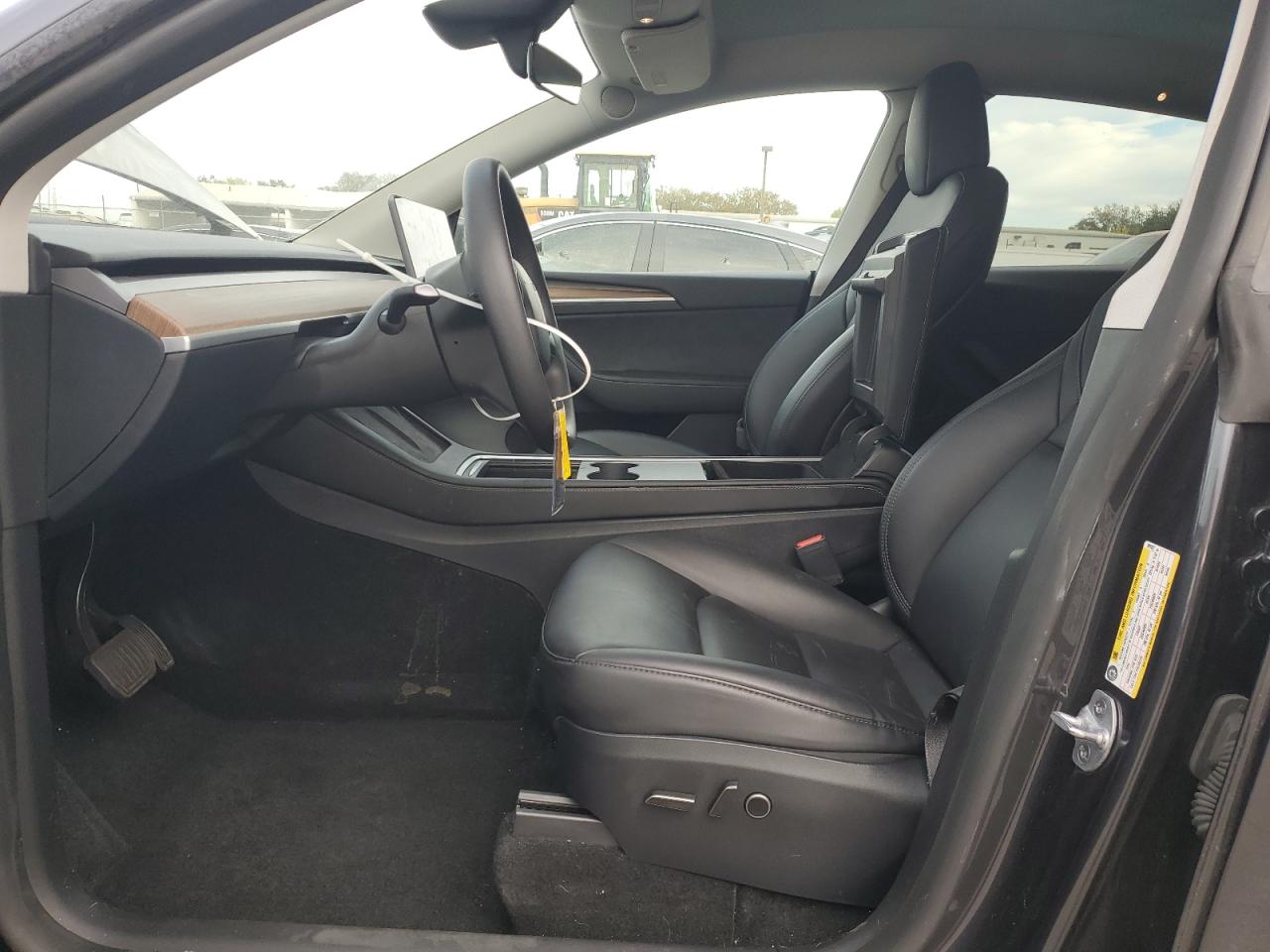 2024 Tesla Model Y VIN: 7SAYGAEE0RF091023 Lot: 90895215