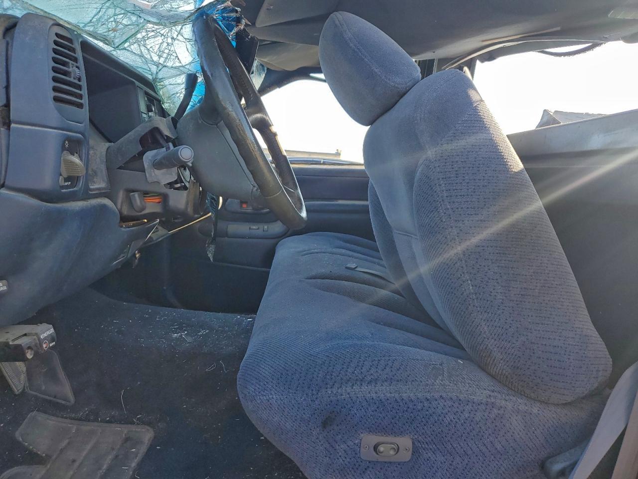 1995 Chevrolet Gmt-400 C2500 VIN: 1GCGC24F1SE174181 Lot: 90946735