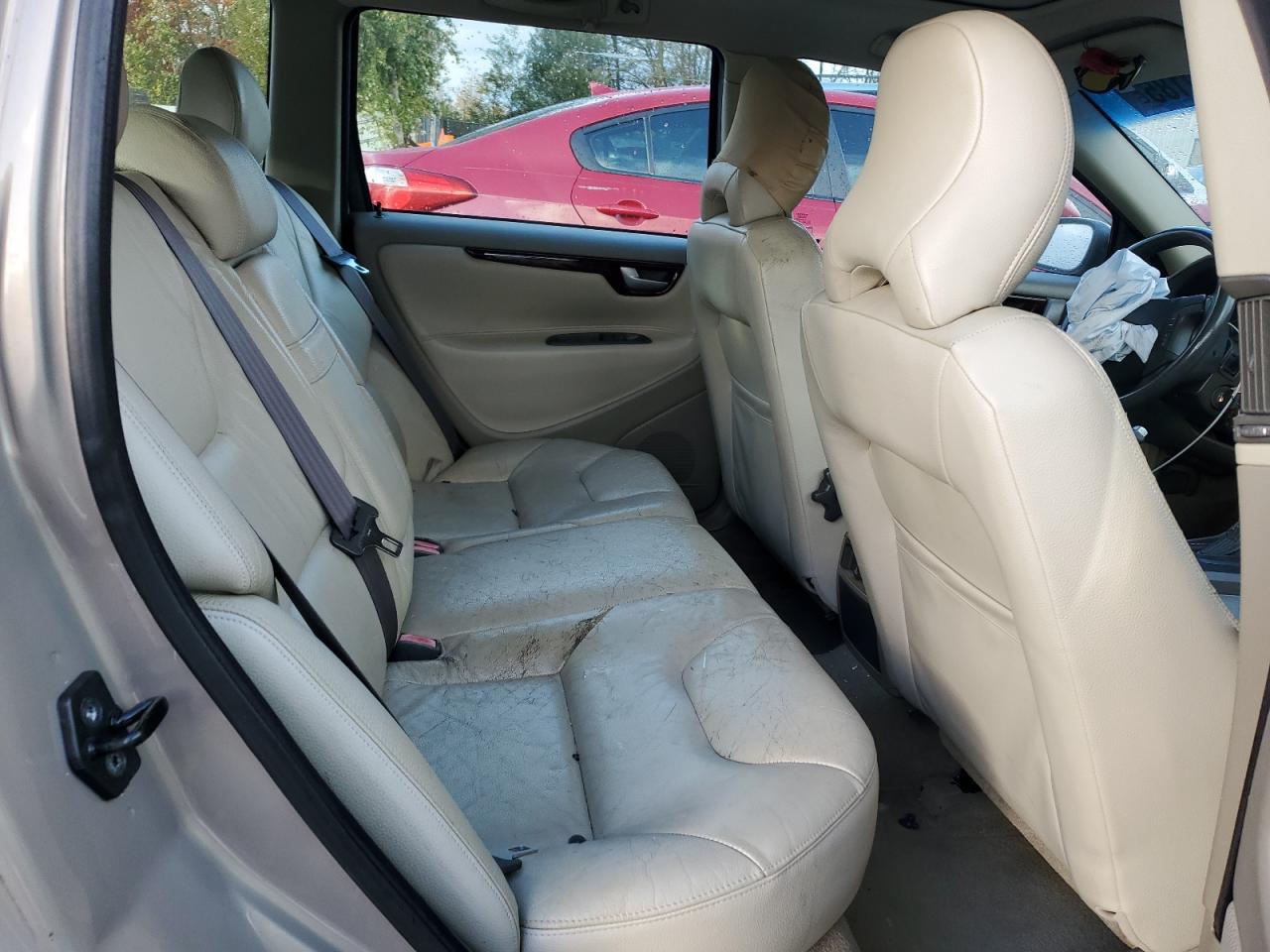 2002 Volvo V70 2.4T VIN: YV1SW58D522235605 Lot: 91440185