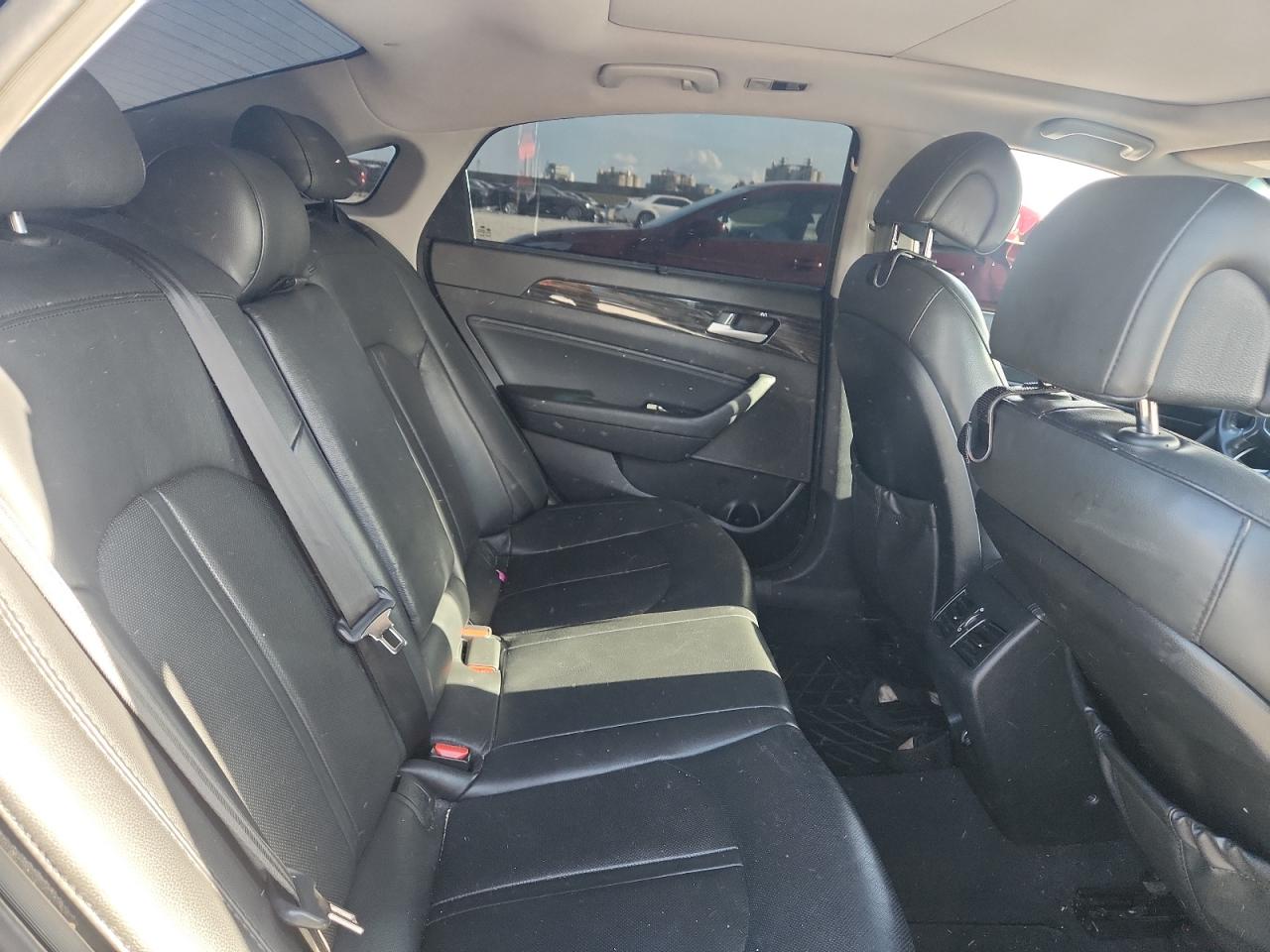 2015 Hyundai Sonata Sport VIN: 5NPE34AF8FH074821 Lot: 92890045