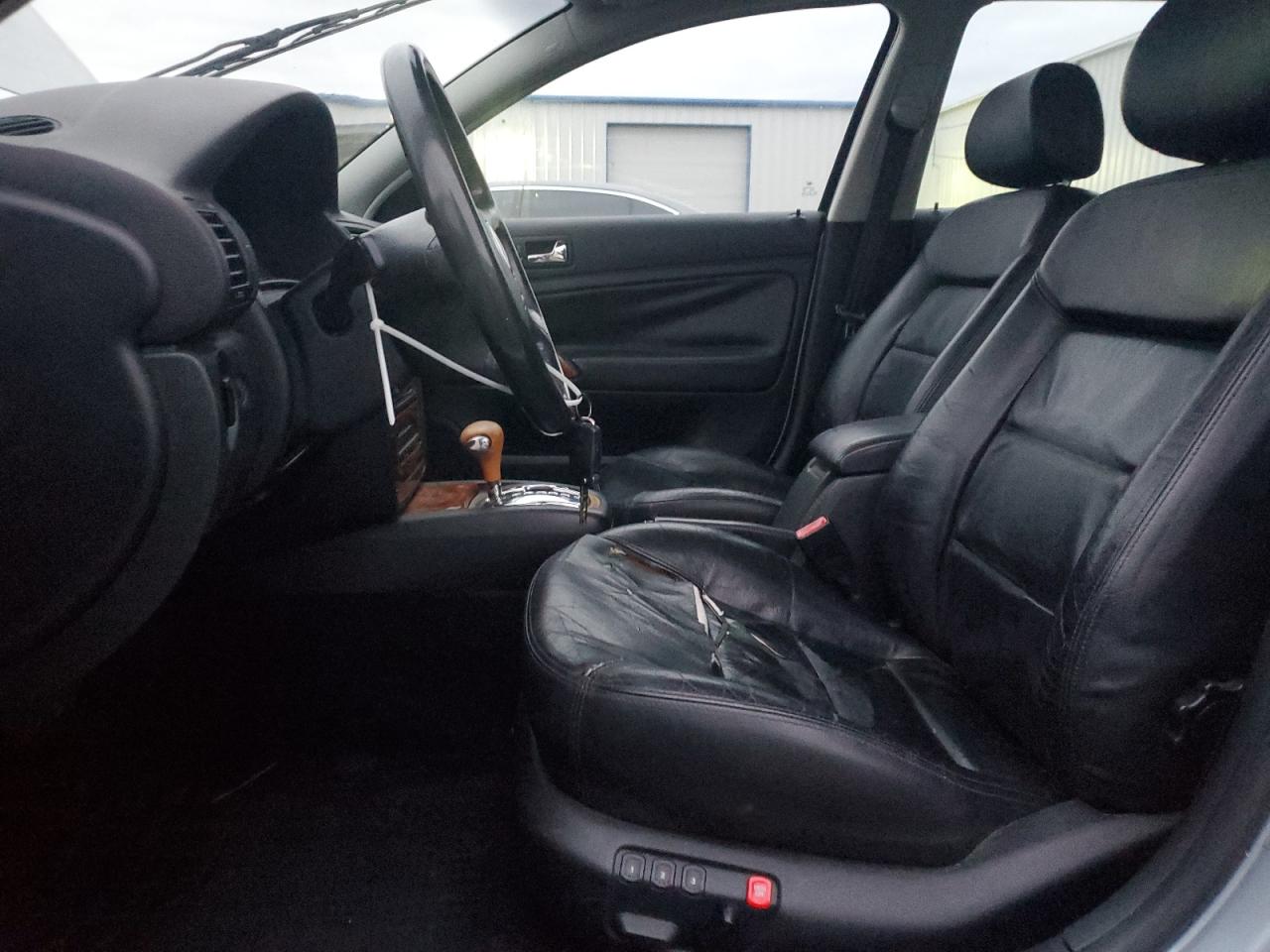 2001 Volkswagen Passat Glx VIN: WVWWH63B11E264156 Lot: 93863465