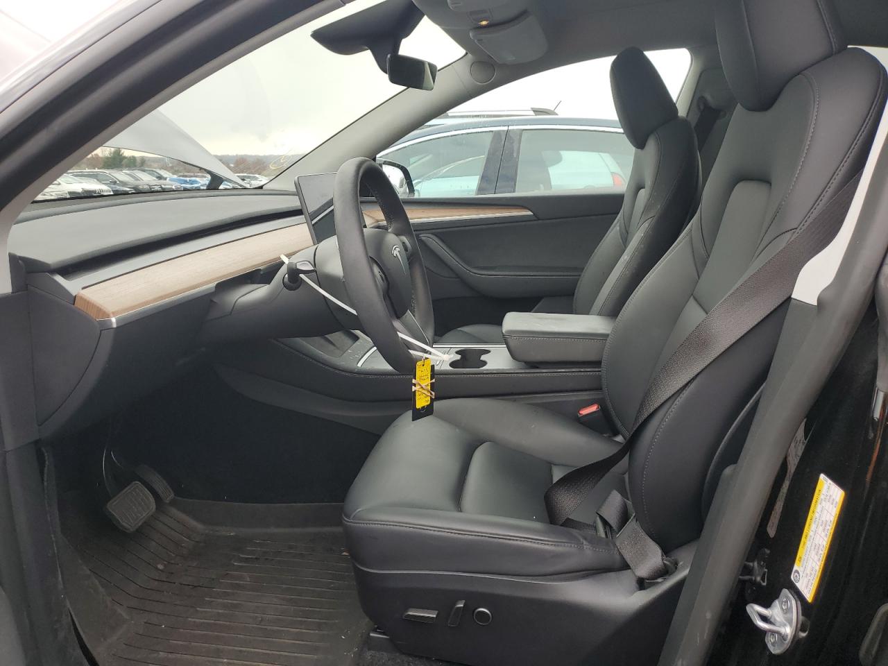 2025 Tesla Model Y VIN: 7SAYGDEE1SA363065 Lot: 92012835