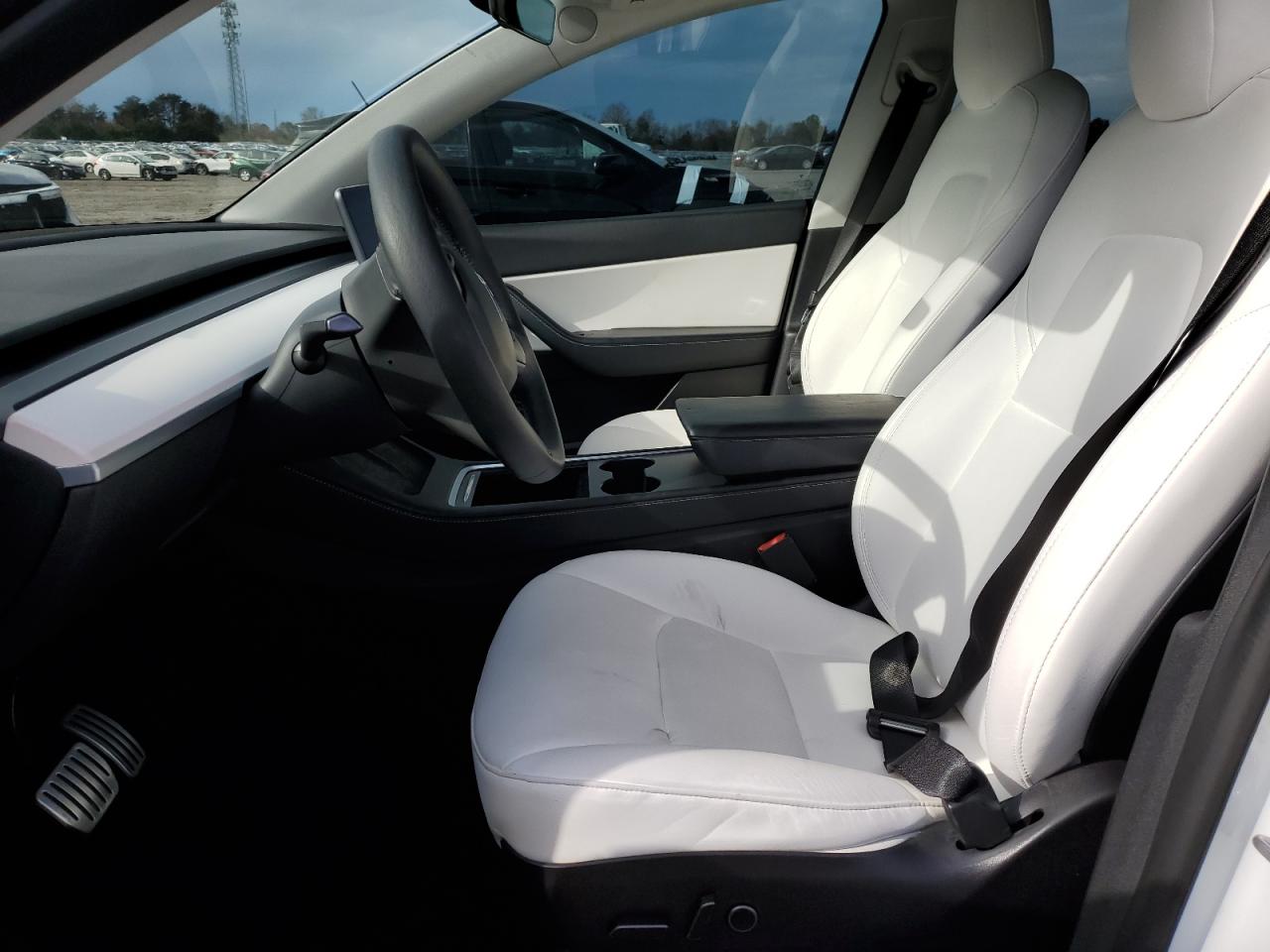 2022 Tesla Model Y VIN: 7SAYGDEF9NF379238 Lot: 93408875