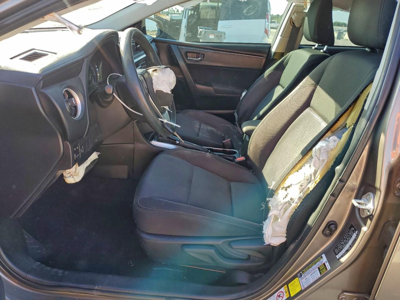 2018 Toyota Corolla L VIN: 5YFBURHE8JP829830 Lot: 93815125