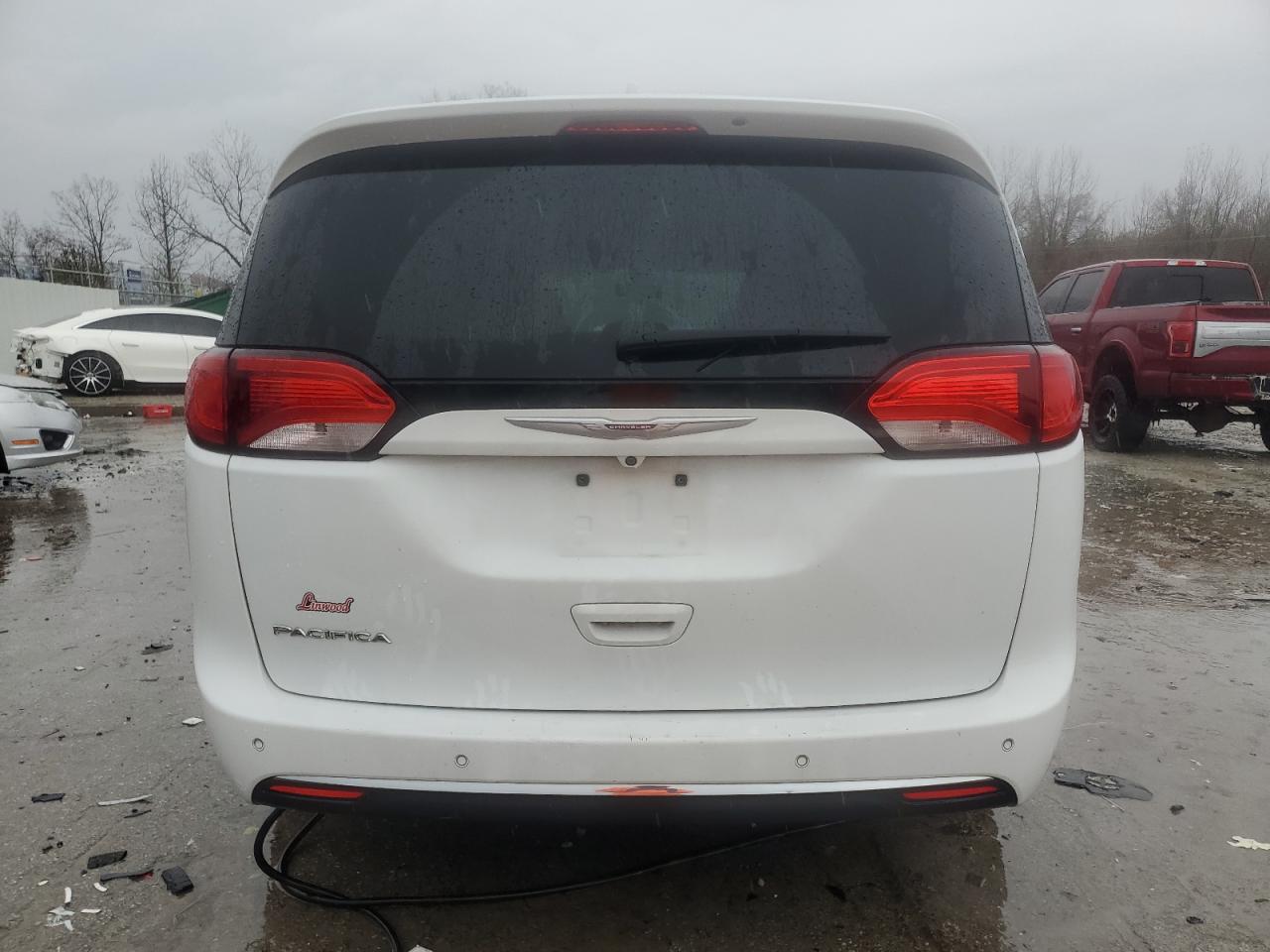 2017 Chrysler Pacifica Touring L VIN: 2C4RC1BG3HR823005 Lot: 93031835