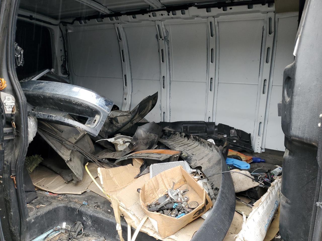 2020 Chevrolet Express Delivery Van VIN: 1GCWGAFP8L1267983 Lot: 93765975