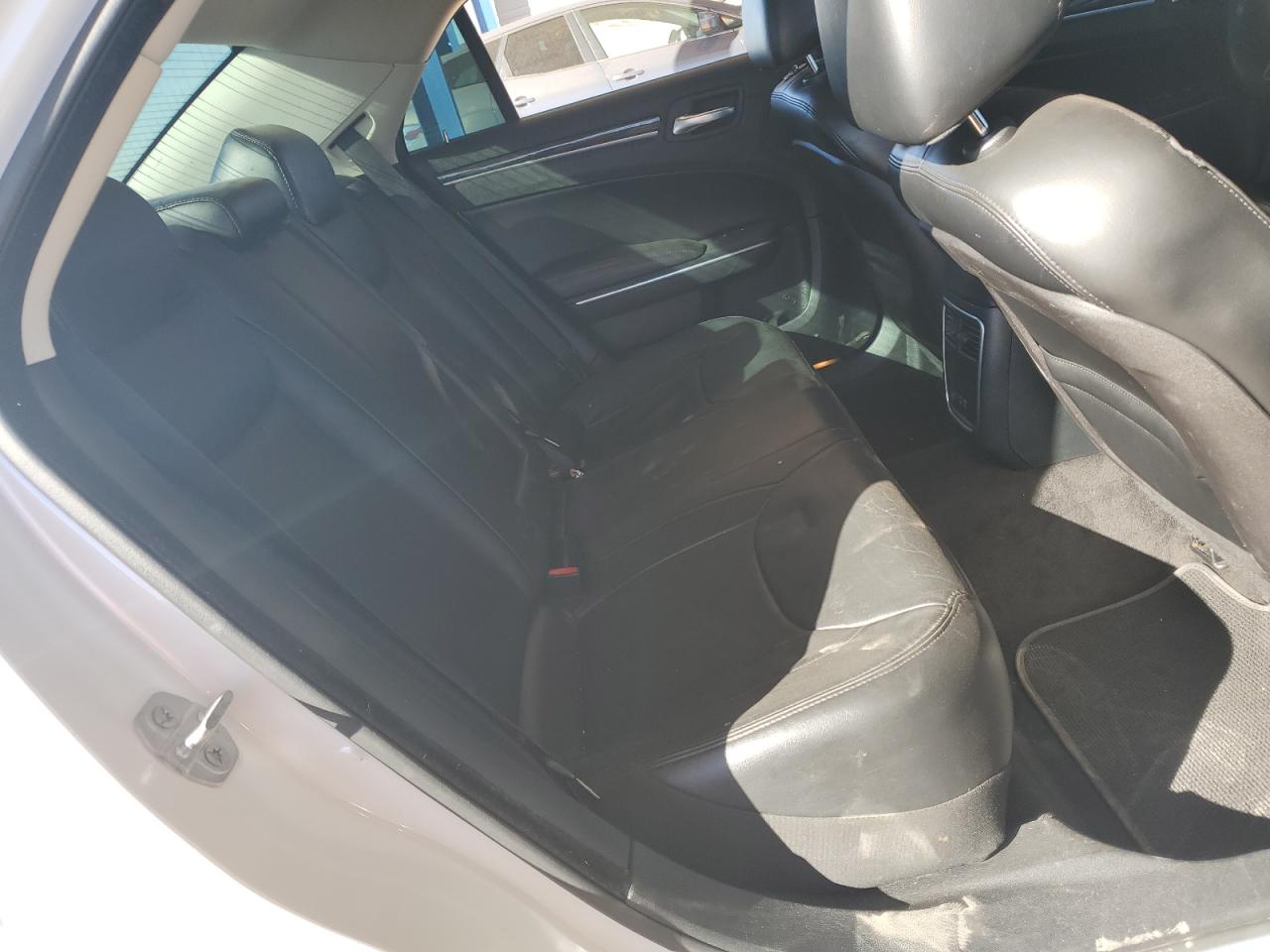 2015 Chrysler 300 Limited VIN: 2C3CCARG6FH781724 Lot: 90942065