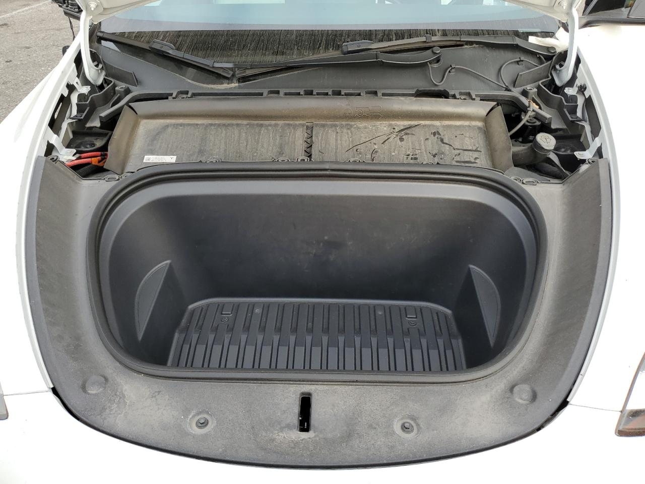 2023 Tesla Model Y VIN: 7SAYGDEEXPF605779 Lot: 92246965