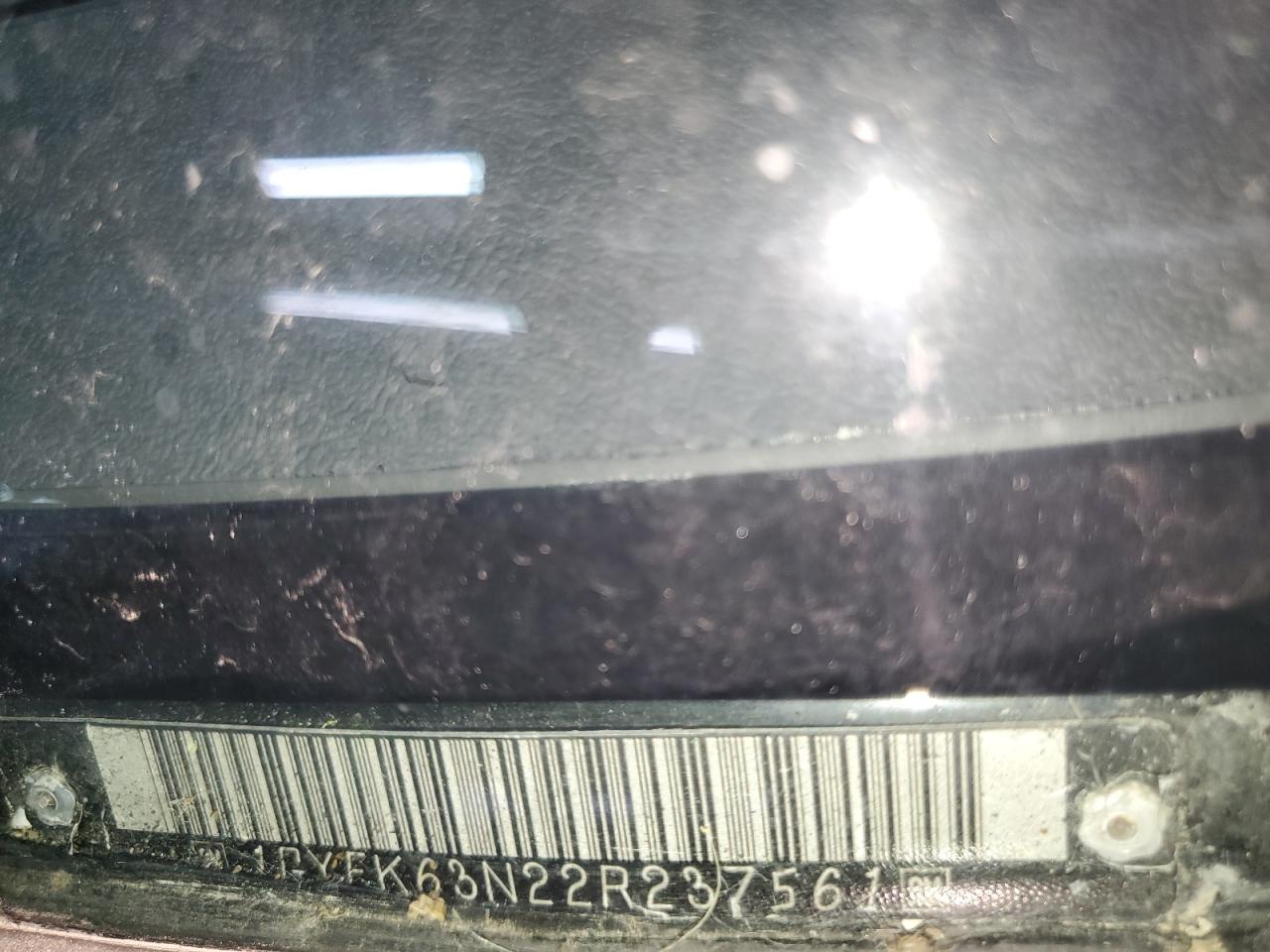 2002 Cadillac Escalade Luxury VIN: 1GYEK63N22R237561 Lot: 92280775