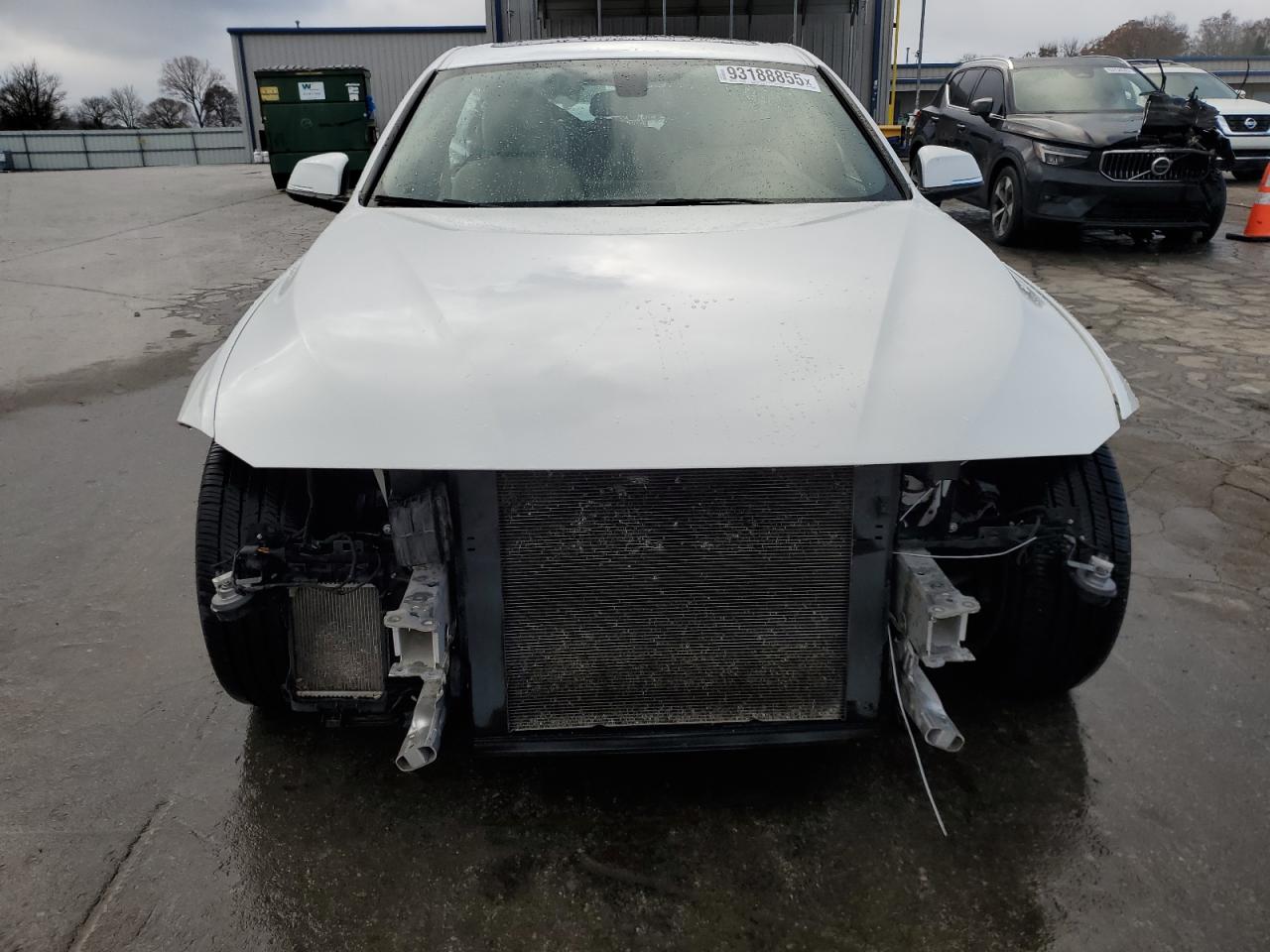 Фото: WBA8B7G53HNU37140