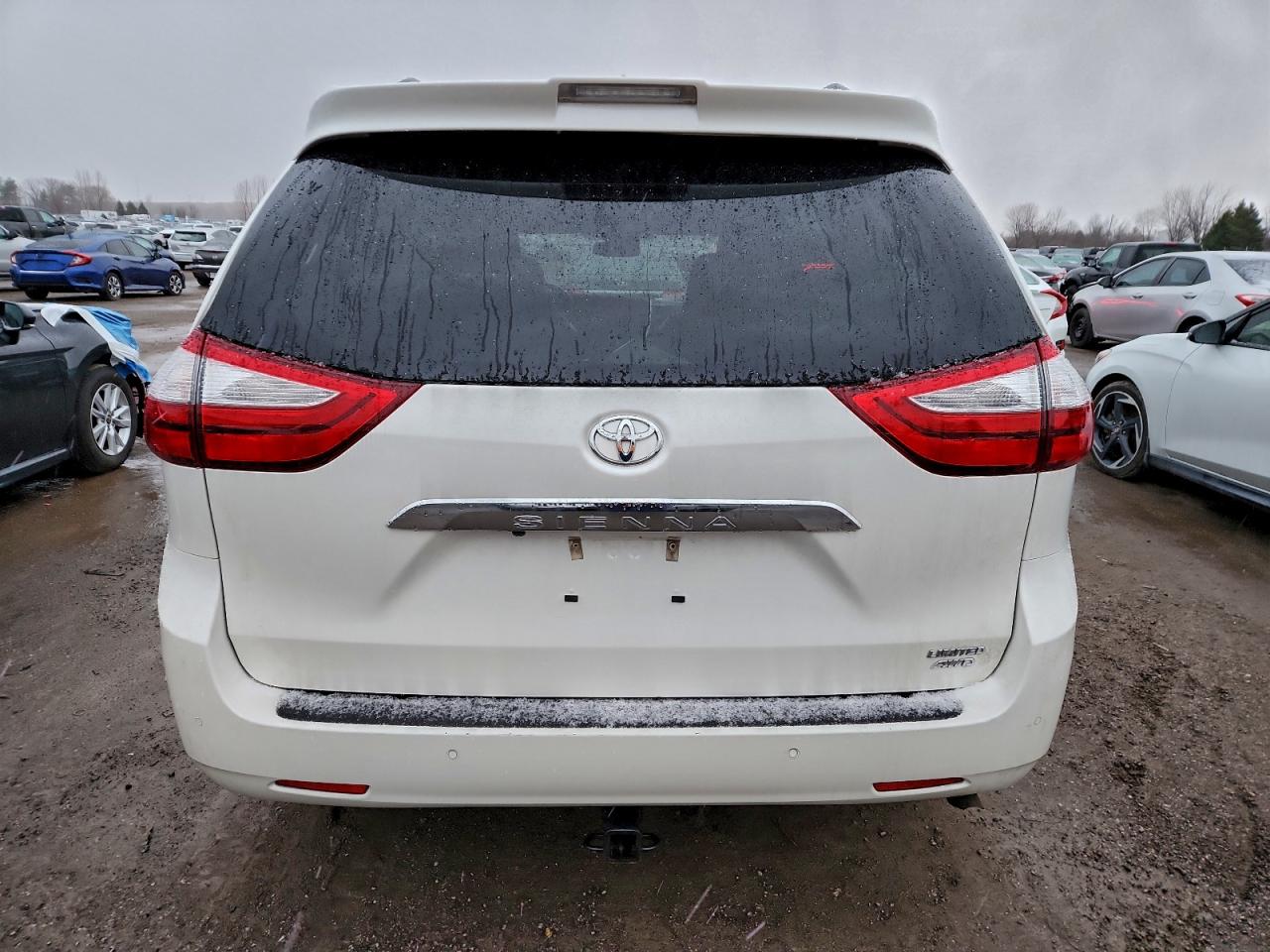 2018 Toyota Sienna Xle VIN: 5TDDZ3DC8JS205335 Lot: 94092945