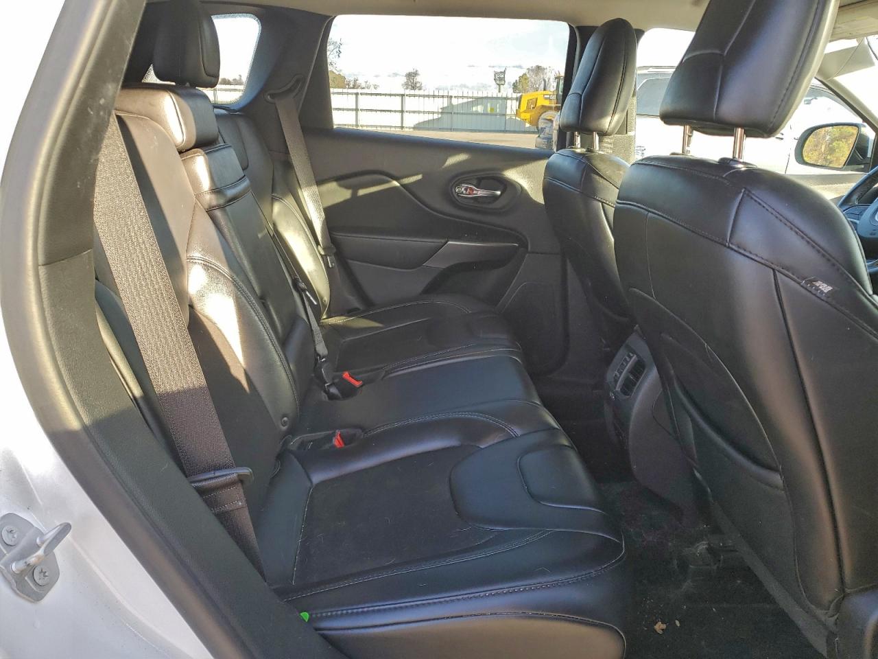 2019 Jeep Cherokee Latitude Plus VIN: 1C4PJLLB4KD202362 Lot: 94079925