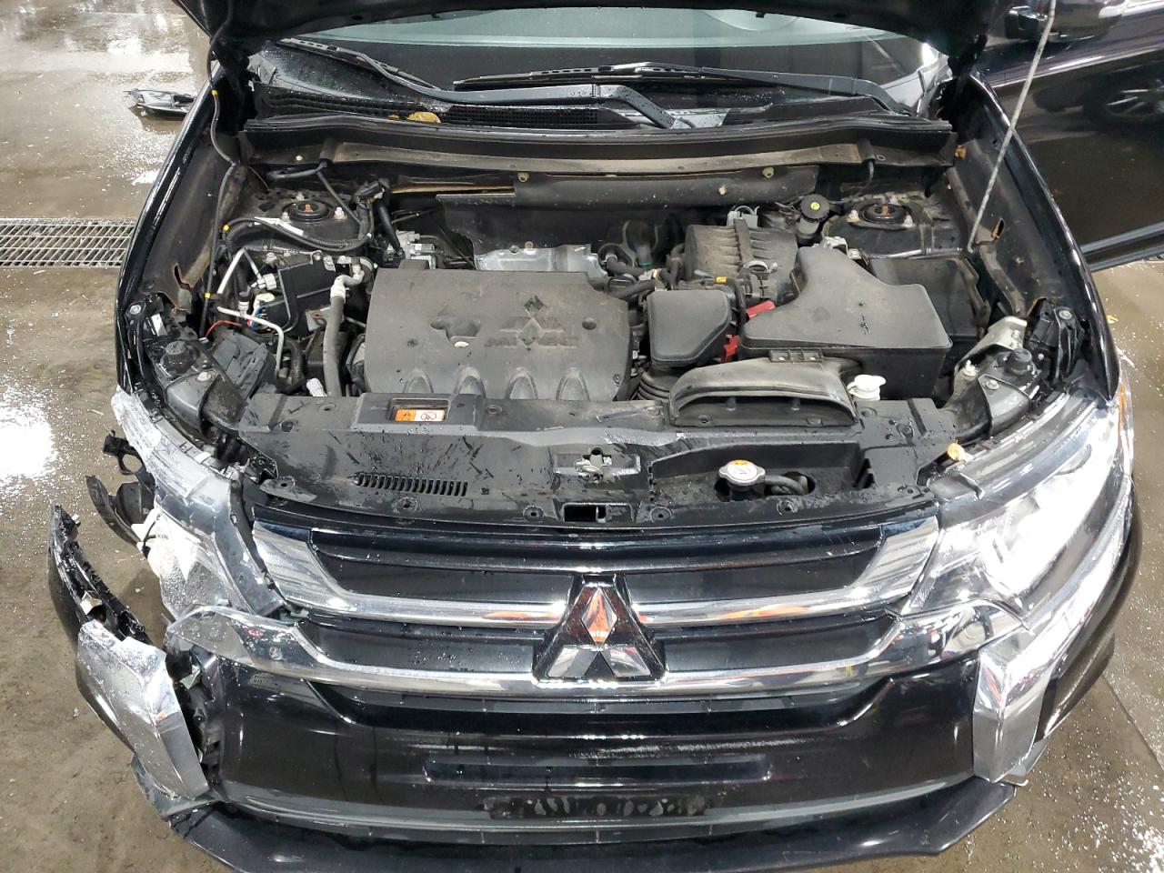 2018 Mitsubishi Outlander Se VIN: JA4AZ3A38JZ024204 Lot: 92387375